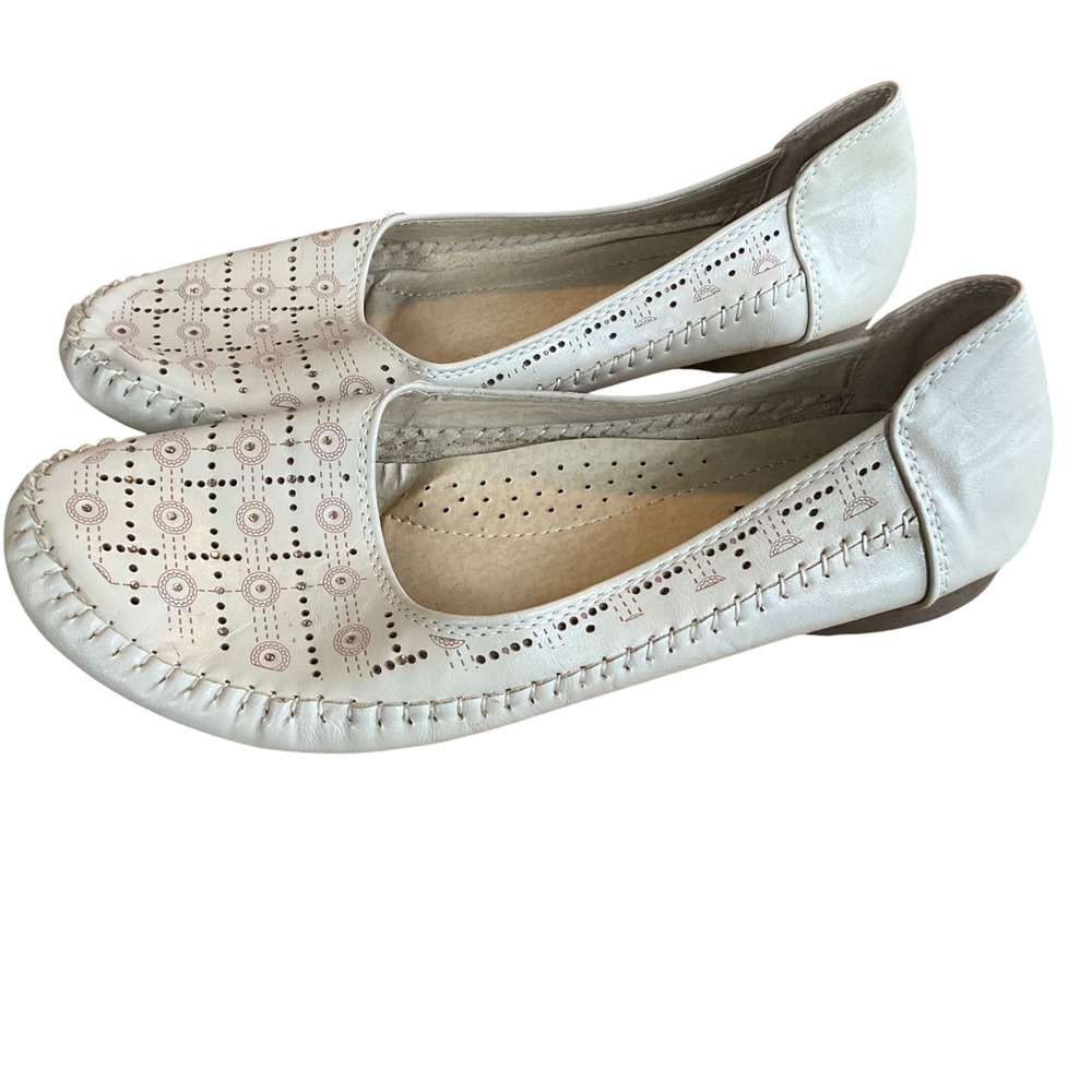 Barrage Flats Womens 40 Cream Perforated Rhinestone Leather Moccasins